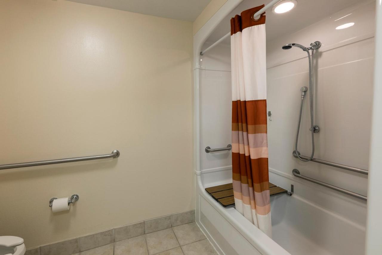 ווסטבורי Red Roof Plus Long Island - Garden City מראה חיצוני תמונה