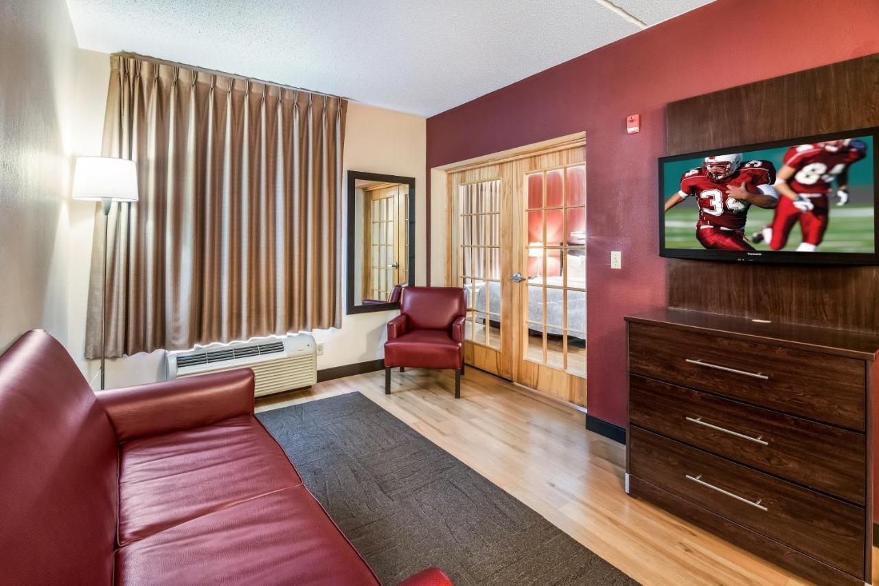 ווסטבורי Red Roof Plus Long Island - Garden City מראה חיצוני תמונה