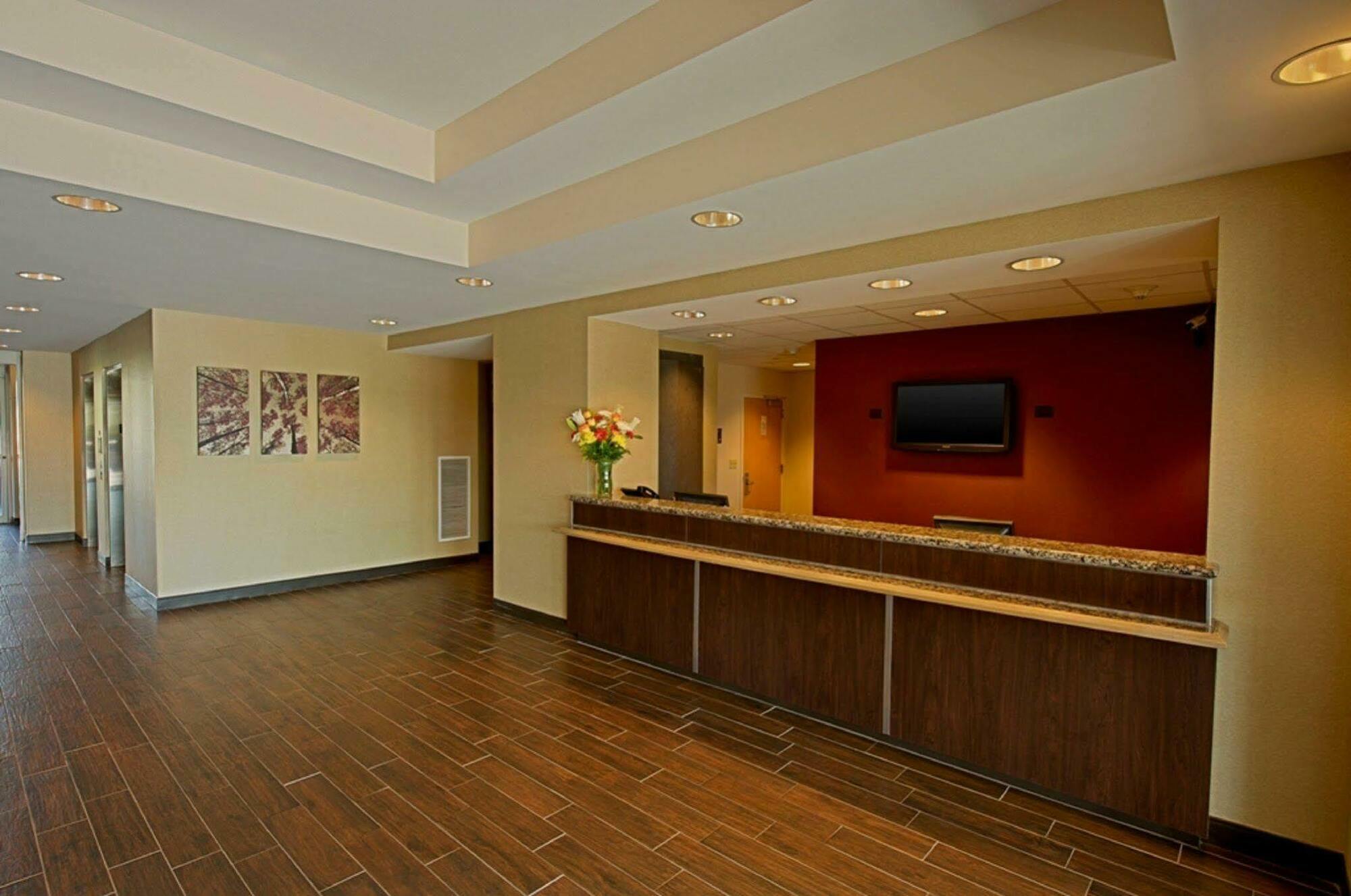 ווסטבורי Red Roof Plus Long Island - Garden City מראה חיצוני תמונה